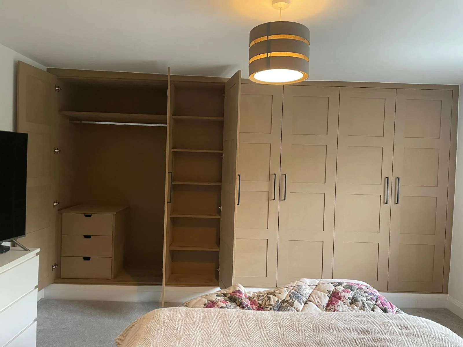 Bespoke fitted wardrobes by RT Carpentry
